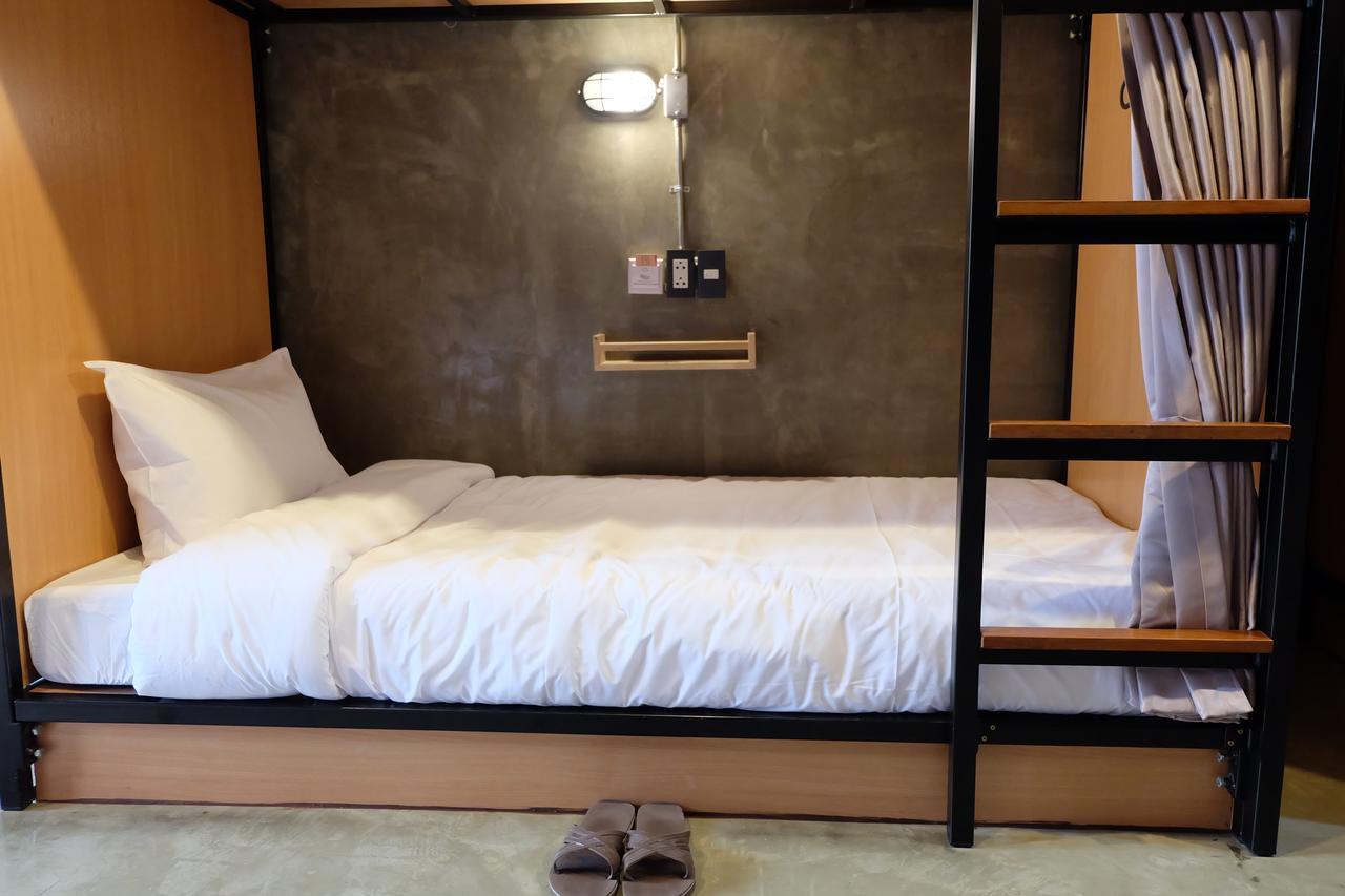 Sleepover Hostel Ban Bang Khwang Exterior photo